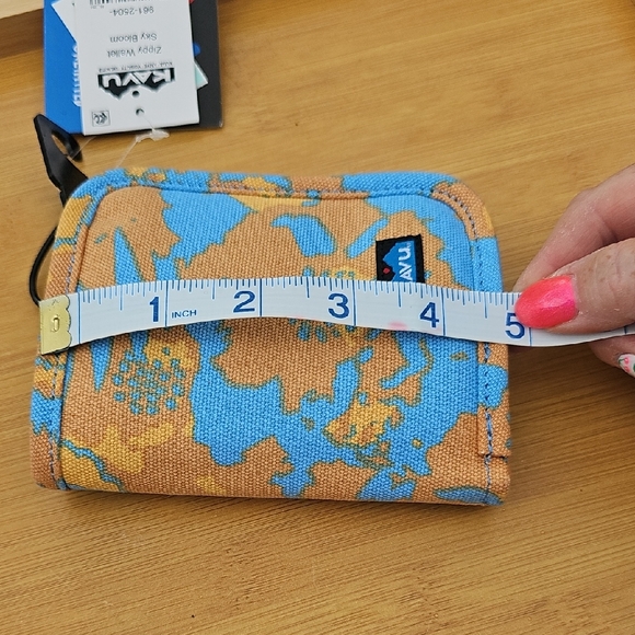Kavu Blue and Tan Wallet - Picture 11 of 11